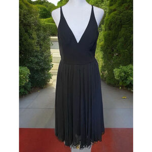 Size M Dress the Population Black V-Neck Pleated Chiffon formal occasion dress